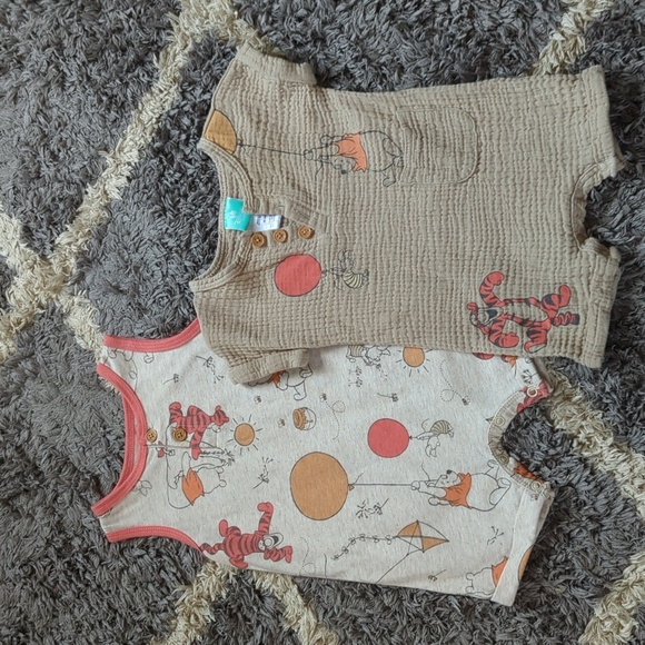 Disney Other - Disney Baby 2 Piece Shorts Jumper Set Size Baby 12 Months Neutral